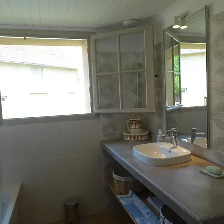 Casa de Férias Domaine Avec Piscine à Dans Le Lot 4 étoiles 2 *