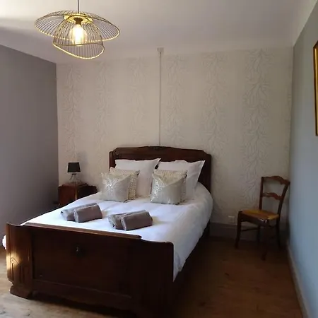 Domaine Avec Piscine à Dans Le Lot 4 étoiles 2 *