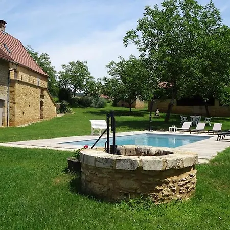 Domaine Avec Piscine à Dans Le Lot 4 étoiles 2 Milhac