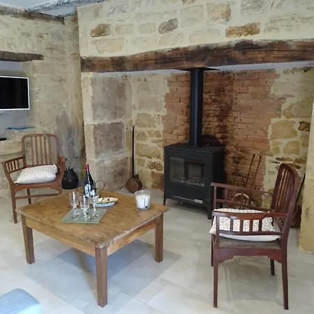 Domaine Avec Piscine A Dans Le Lot 4 Etoiles 2 *