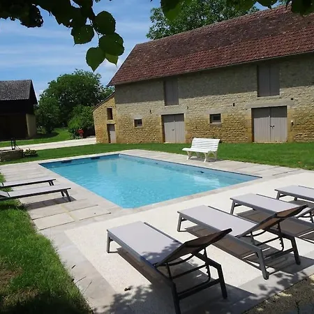 Domaine Avec Piscine A Dans Le Lot 4 Etoiles 2 Nyaraló