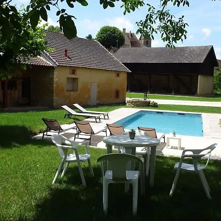 Domaine Avec Piscine A Dans Le Lot 4 Etoiles 2 Nyaraló