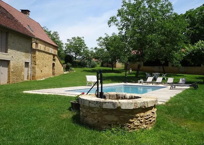 Domaine Avec Piscine A Dans Le Lot 4 Etoiles 2 Milhac